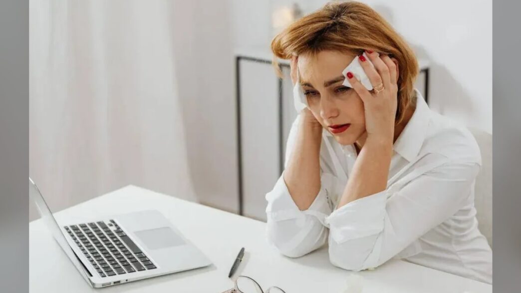 Tumore al seno, vampate colpiscono oltre 7 donne su 10: esperti indicano elinzanetant come terapia orale